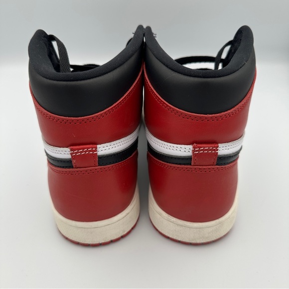 Nike Air Jordan 1 Retro High OG White Black Varsity Red DZ5485-106 Men’s Size 8 - Picture 3 of 9